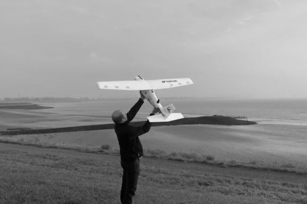 fixed Wing B&W 1200x800